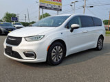 Certified 2023 Chrysler Pacifica Touring-L image 3