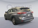 Used 2021 Toyota Highlander XLE image 4