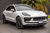 Certified 2022 Porsche Macan image 6