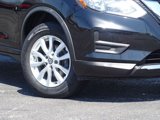 Used 2020 Nissan Rogue SV image 3
