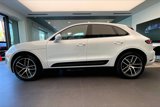 Certified 2025 Porsche Macan image 2
