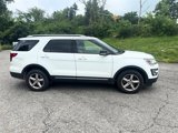 Used 2017 Ford Explorer XLT image 5