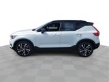 Used 2021 Volvo XC40 T4 R-Design w/ Climate Package image 5