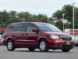 Used 2014 Chrysler Town & Country Touring image 2
