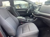 Used 2019 Toyota Highlander LE w/ Phone Cable & Charge Package image 3