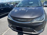 Used 2017 Chrysler Pacifica Limited image 2