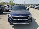 Used 2022 Kia Seltos EX image 2