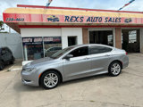 Used 2015 Chrysler 200 Limited w/ Convenience Group image 2