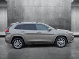 Used 2017 Jeep Cherokee Overland image 4