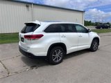 Used 2018 Toyota Highlander XLE image 3