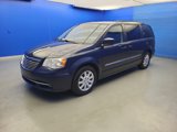 Used 2014 Chrysler Town & Country Touring image 4