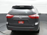 Used 2017 Toyota Sienna LE image 2