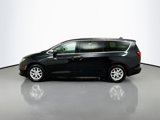 Used 2017 Chrysler Pacifica LX image 4