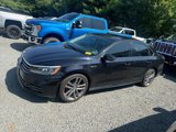 Used 2018 Volkswagen Passat 2.0T R-Line w/ R-Line Lighting Package image 4