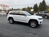 Used 2023 Jeep Grand Cherokee Limited image 3