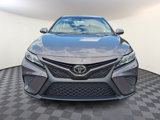 Used 2018 Toyota Camry SE image 2