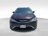 Used 2017 Chrysler Pacifica Touring-L image 2