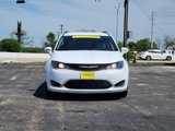 Used 2020 Chrysler Pacifica Touring-L image 2