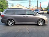 Used 2018 Toyota Sienna XLE image 4