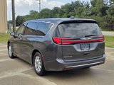 Used 2023 Chrysler Pacifica Touring-L image 5