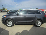 Used 2017 Kia Sorento AWD image 4