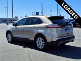 Used 2020 Ford Edge Titanium image 2