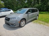 Used 2022 Chrysler Pacifica Touring-L image 2