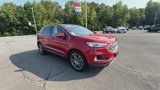 Used 2020 Ford Edge Titanium image 3