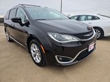 Used 2017 Chrysler Pacifica Touring-L Plus w/ Advanced Safetytec Group image 3