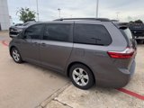 Used 2015 Toyota Sienna LE image 3