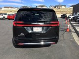Used 2023 Chrysler Pacifica Touring-L image 6