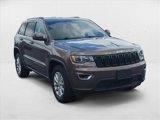 Used 2021 Jeep Grand Cherokee Laredo image 3
