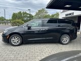 Used 2023 Chrysler Pacifica Touring-L image 3