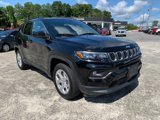 Used 2024 Jeep Compass Latitude image 3