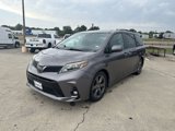 Used 2019 Toyota Sienna SE w/ SE Preferred Package image 3