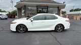 Used 2019 Toyota Camry SE image 2