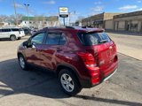 Used 2021 Chevrolet Trax LT w/ LT Convenience Package image 6