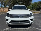Used 2015 Volkswagen Touareg VR6 image 2