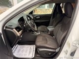 Used 2015 Jeep Cherokee Latitude w/ Comfort/Convenience Group image 3