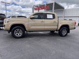Used 2017 Toyota Tacoma SR5 image 2