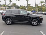 Used 2018 Jeep Compass Latitude w/ Popular Equipment Group image 4