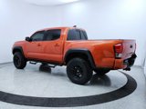 Used 2017 Toyota Tacoma TRD Off-Road image 3