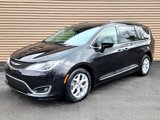 Used 2017 Chrysler Pacifica Touring-L w/ Tire & Wheel Group image 2