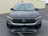 Certified 2024 Volkswagen Taos SE image 2