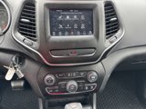 Used 2019 Jeep Cherokee Latitude w/ Cold Weather Group image 5