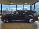 New 2023 Chrysler Pacifica Limited w/ Uconnect Theater Family Group image 5