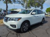 Used 2017 Nissan Pathfinder S image 2