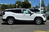 Used 2022 GMC Terrain SLE w/ Driver Convenience Package image 3