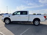 Used 2016 Nissan Titan SL image 2