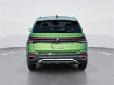 New 2025 Volkswagen Taos SE image 4